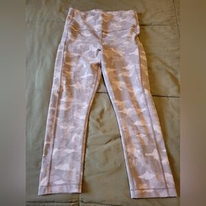 Athleta Ultimate Stash Pocket Texture Camo Capri